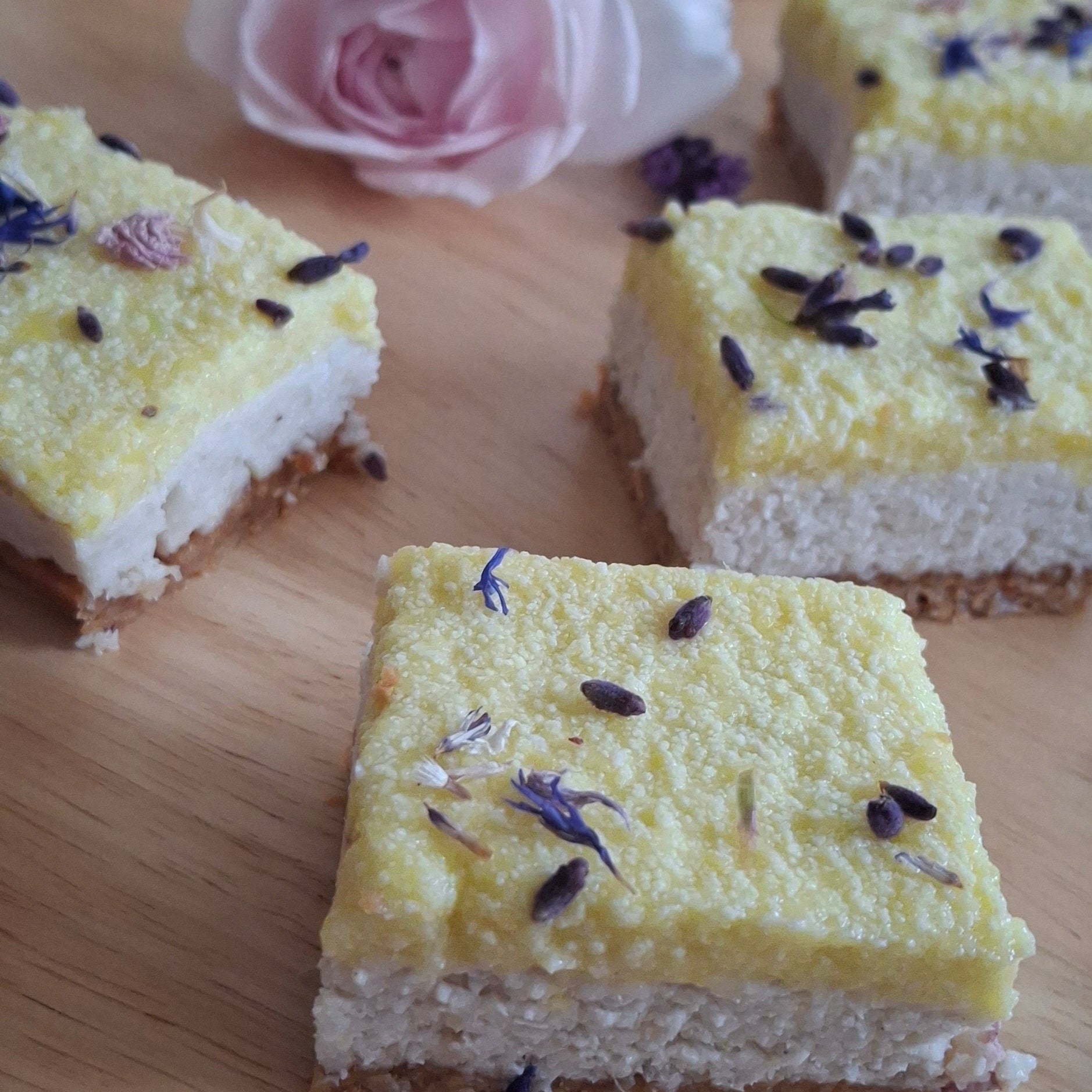 Mango Kokos Lavendel raw cake