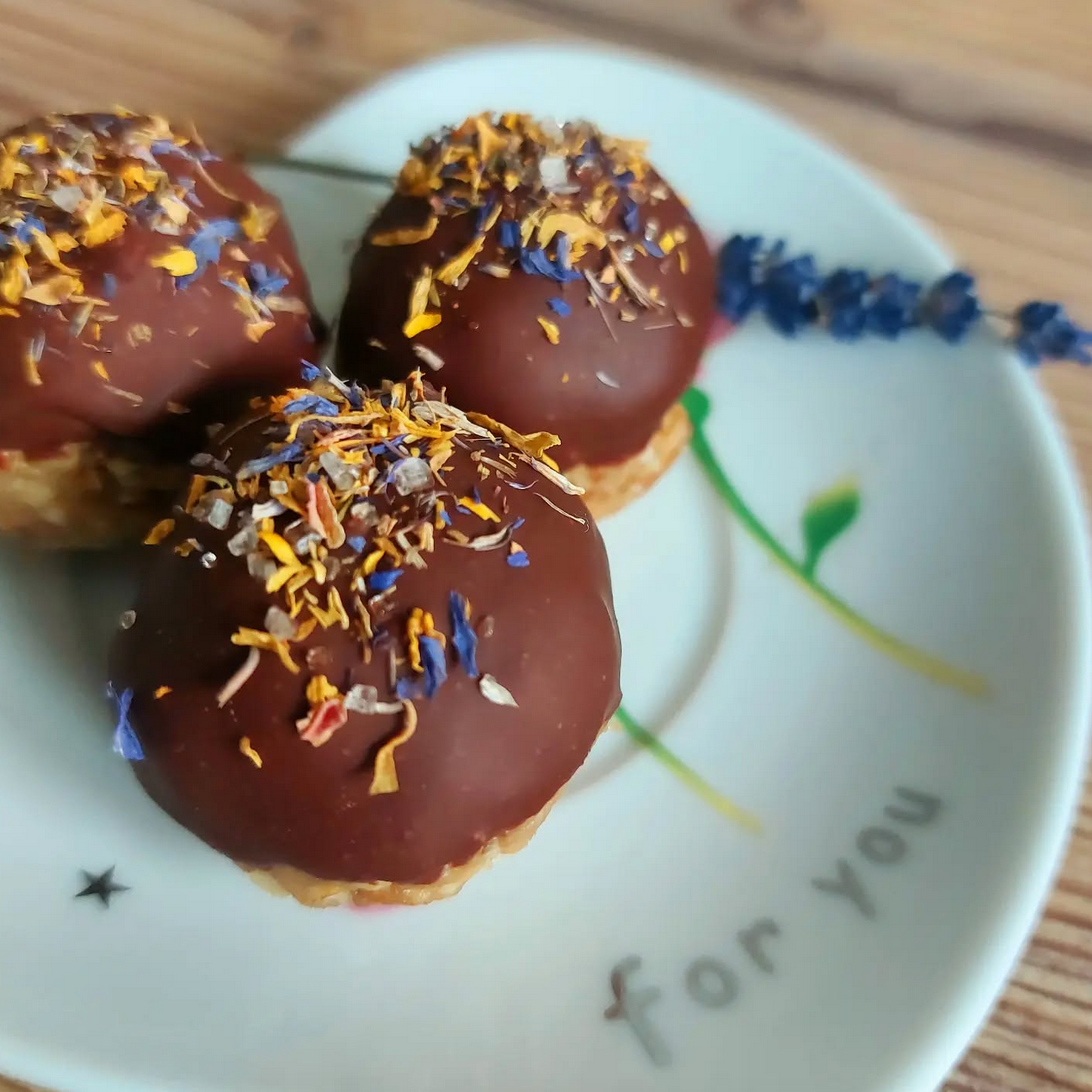 selbstgemachte Energybällchen - gesunder Snack ohne Zuckerzusatz